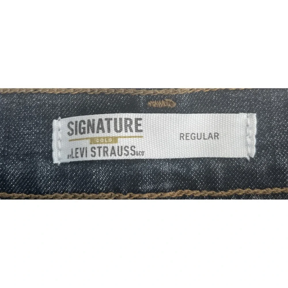 Signature Levi Jeans Men's 30x32 Blue Cotton Denim Straight Leg Stretch